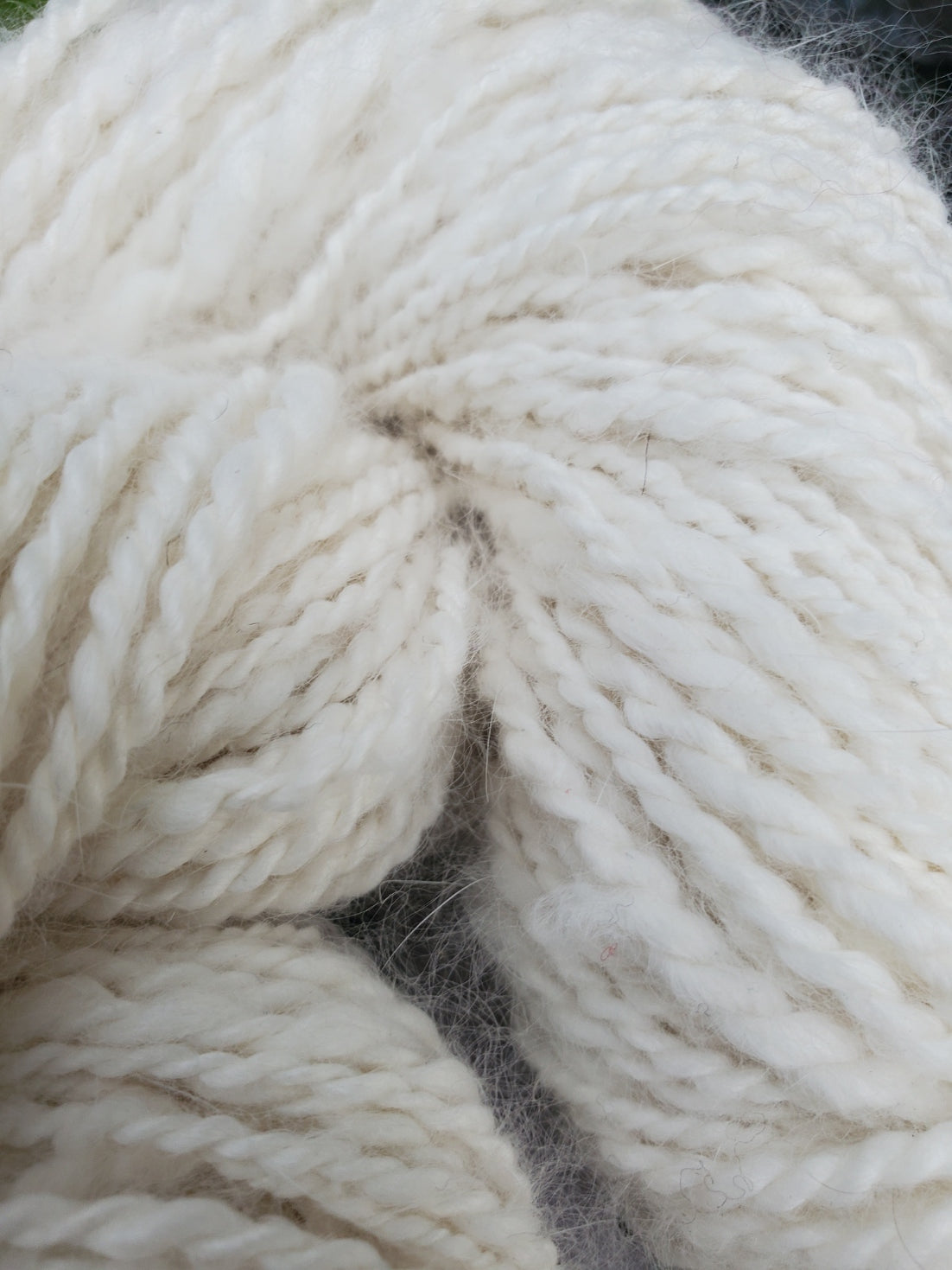 Handspun 100% Angora Yarn - Blanc